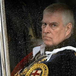 Skandal Seks Bikin Pangeran Andrew Cabut dari Istana