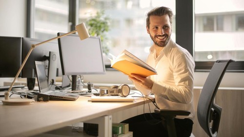 Ramalan Zodiak Hari Ini 31 Oktober 2025: Gemini Bersinar di Tempat Kerja