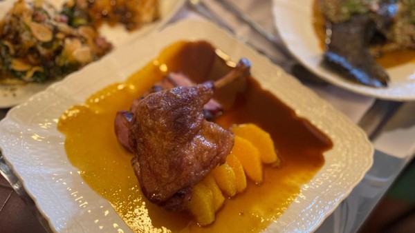 Bistro Baru di Jakarta Ini Punya Duck Duo dan Escargot Panggang Nikmat