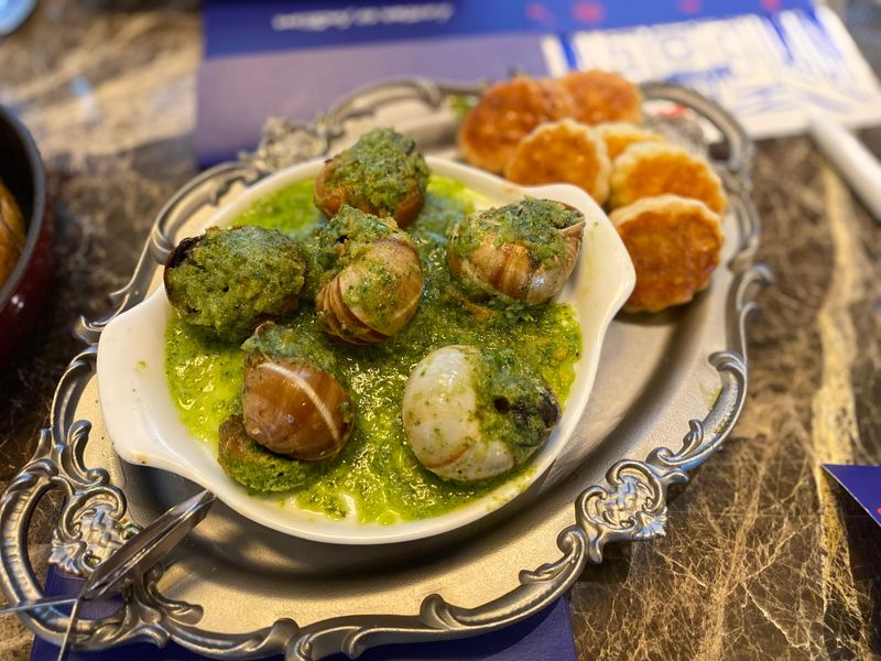 Bistro Baru di Jakarta Ini Punya Duck Duo dan Escargot Panggang Nikmat