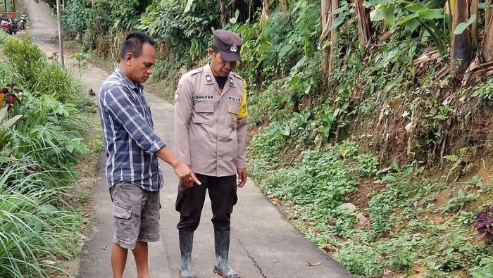 Retakan tanah di Madiun