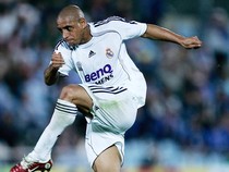 Ini Sosok Bek Kiri Terbaik Real Madrid Menurut Roberto Carlos