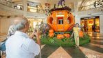 Sambut Halloween, Kereta Labu Raksasa Hiasi Mal Jakarta Sambut Halloween, Kereta Labu Raksasa Hiasi Mal Jakarta