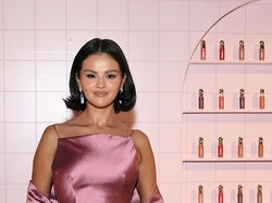 Foto: Selena Gomez Pakai Mini Dress Usai Disebut Merendahkan Model
