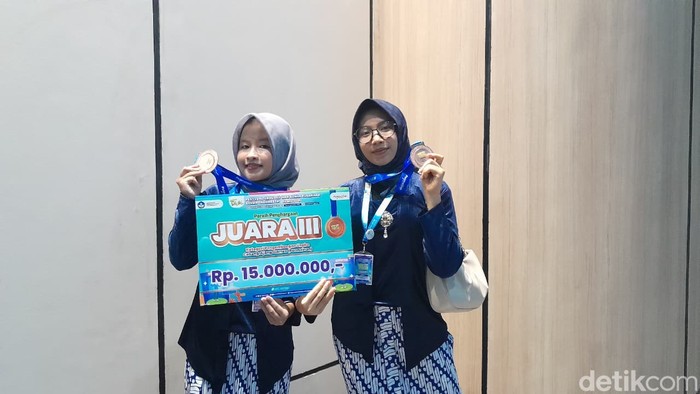 Bantu Teman Belajar Kimia via Game, Siswa SMAN 3 Sidoarjo Ini Juara FIKSI 2025