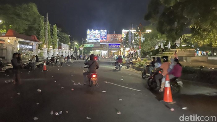 Suasana di sekitar Alun-alun Pati selepas sidang paripurna di DPRD Pati, Jumat (31/10/2025). (Foto : Dian Utoro Aji/detikJateng).