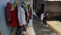 Banjir melanda wilayah Jakarta sejak Kamis (30/10/2025) malam akibat curah hujan tinggi. 