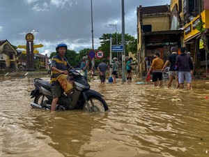 Banjir Surut, Kota Warisan UNESCO di Vietnam Kembali Terima Turis