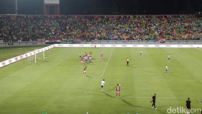 Bali United menelan kekalahan dari Persib Bandung di Stadion Kapten I Wayan Dipta, Gianyar, Sabtu (1/11/2025).