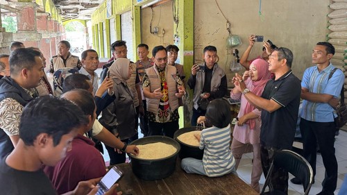 Bapanas dan Satgas Pangan NTB ketika melakukan sidak di pasar Pancor, Kecamatan Selong, Lombok Timur, NTB, Jumat (31/10/2025). (Dok. Satgas Pangan NTB)