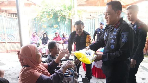 Brimob Polda Metro Jaya menggelar bakti kesehatan menyambut HUT ke-80. Brimob Polda Metro Jaya menggelar bakti kesehatan menyambut HUT ke-80.