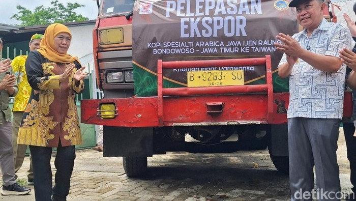 Gubernur Khofifah Lepas Ekspor Perdana Kopi Java Ijen-Raung ke Taiwan
