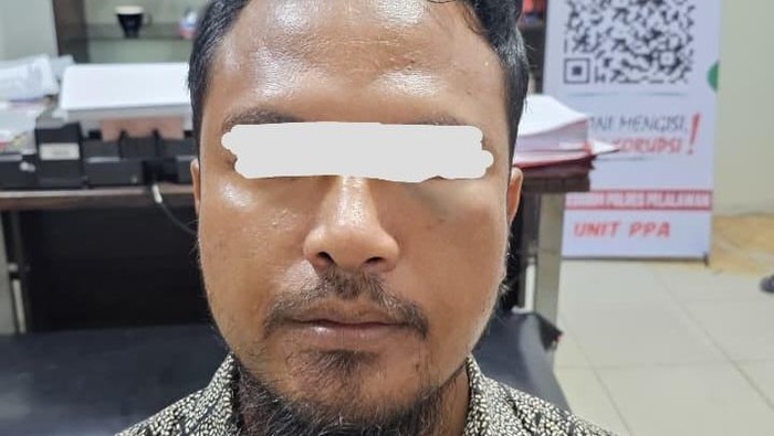 Guru les bejat di Pelalawan, Riau, ditangkap usai mencabuli 2 muridnya.