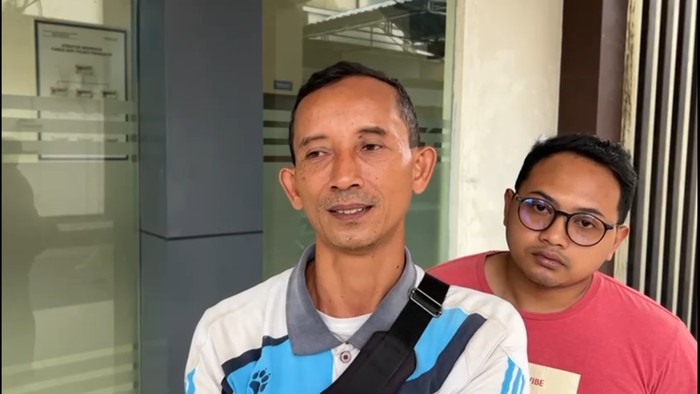 Guru SMP Negeri 1 Trenggalek Eko Prayitno