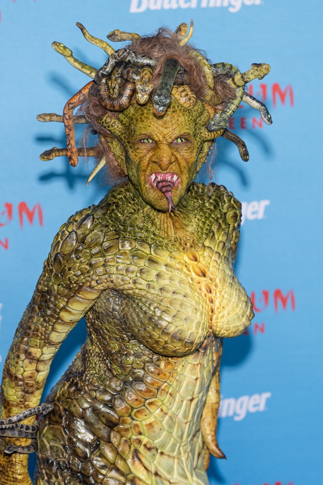 Sang supermodel telah mendapat pengakuan sebagai Queen of Halloween. Selama lebih dari dua dekade, Heidi Klum siap mengejutkan publik dengan kostum Halloween yang ekstrem. Foto: Getty Images