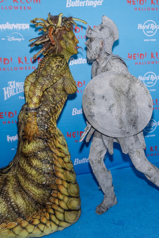 Saat di red carpet, Tom Kaulitz memuji penampilan istrinya yang dinilai tampak seksi bertransformasi jadi Medusa. “Menurutku dia terlihat sangat seksi.” Foto: Getty Images