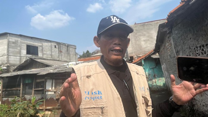 Ketua RW 6 Jati Padang, Abdul Kohar.