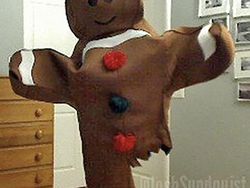 Kreatif! Raja Kostum Halloween Satu Kaki Ini Bikin Dunia Kagum!