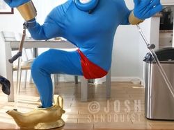 Kreatif! Raja Kostum Halloween Satu Kaki Ini Bikin Dunia Kagum!