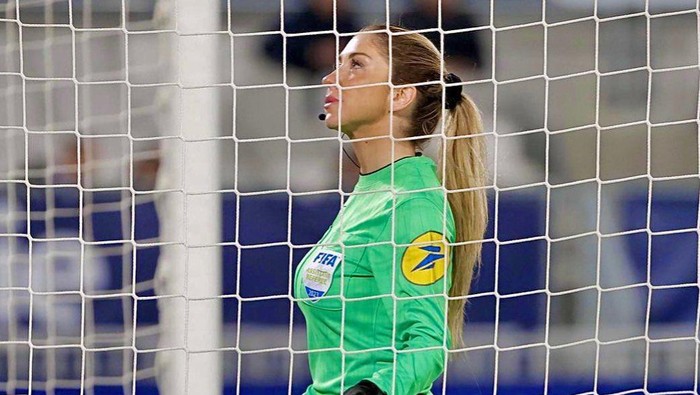 Wasit Wanita Ini Kesal Selalu Dianggap Terlalu Mencolok hingga Karier Terhambat