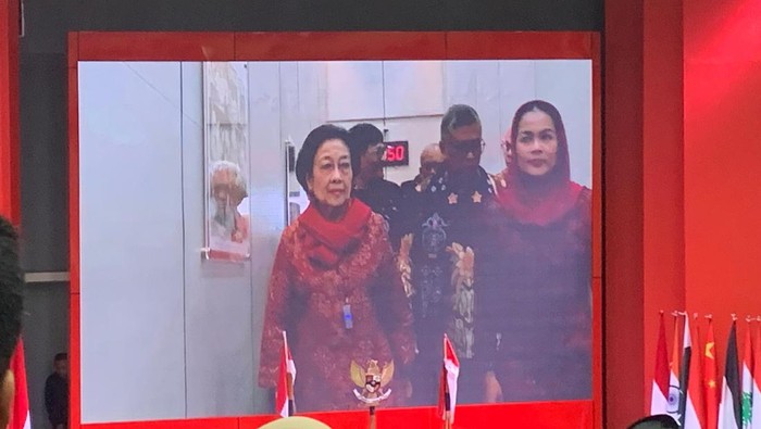 Megawati menjadi keynote speaker dalam seminar internasional di Kota Blitar.