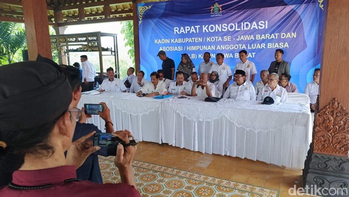 Nizar saat gelar Rapat Konsolidasi Kadin Kabupaten/Kota se-Jawa Barat, Kabupaten Purwakarta, Sabtu (1/11/2025).