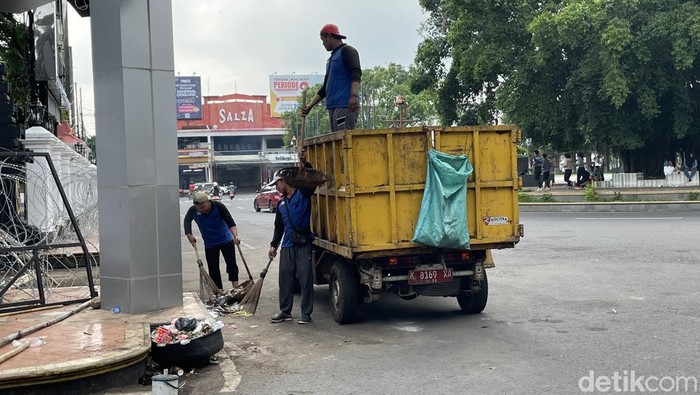 Suasana di alun-alun Pati bekas posko Aliansi Masyarakat Pati Bersatu, Sabtu (1/11/2025).