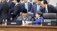 Momen PM Jepang Sampai Tarik Kursi untuk Sapa Prabowo di KTT APEC Momen PM Jepang Sampai Tarik Kursi untuk Sapa Prabowo di KTT APEC