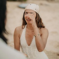 Unggahan foto mereka kini banjir ucapan selamat dari penggemar dan rekan artis yang ikut berbahagia. Termasuk Eva Celia, Mikha Tambayong, Nikita Willy, Al Ghazali, dan Luna Maya. Foto: dok. Instagram @gelaelized