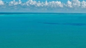 5. Taam Ja’ Blue Hole, Meksiko. Penemuan baru tahun 2023 di Teluk Chetumal ini memecahkan rekor sebagai salah satu lubang laut terdalam di dunia. Foto: Live Science