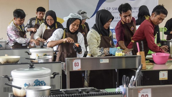 18 Juru Masak MBG Ciamis Ikuti Pelatihan Kuliner Bersertifikat