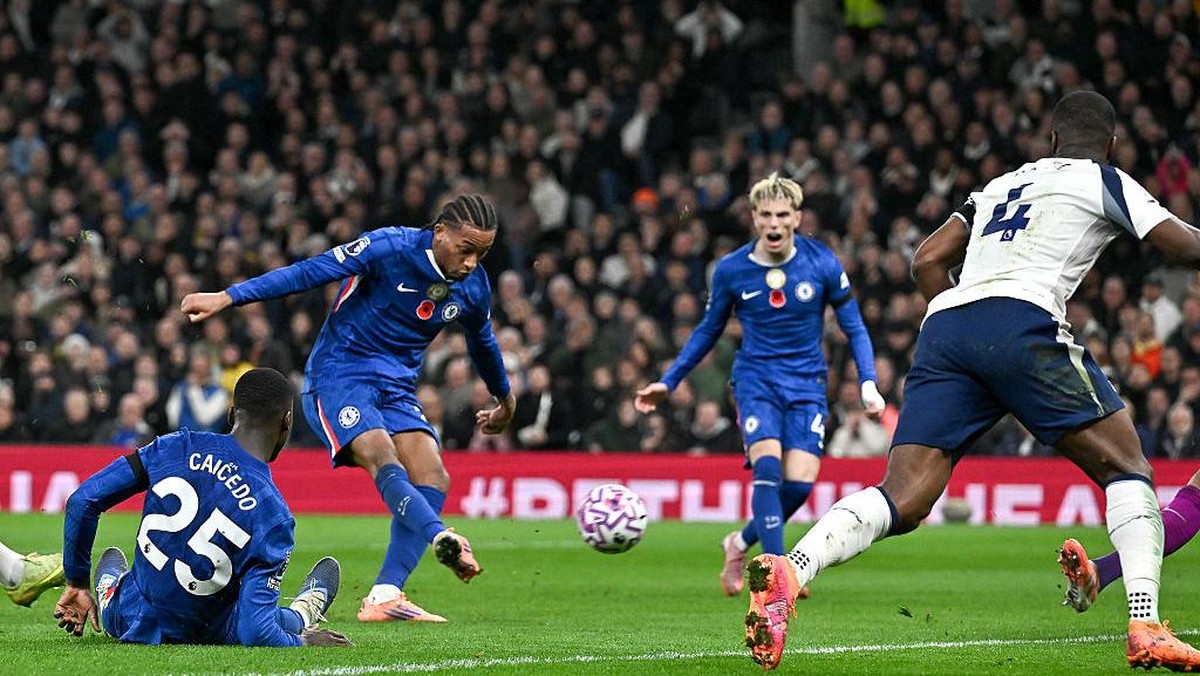 Chelsea disebut kalem di dalam berisik di luar. (Foto: Getty Images/Vince Mignott/MB Media)