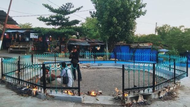 Api Tak Kunjung Padam di Desa Larangan Tokol Pamekasan. Api Tak Kunjung Padam di Desa Larangan Tokol Pamekasan.