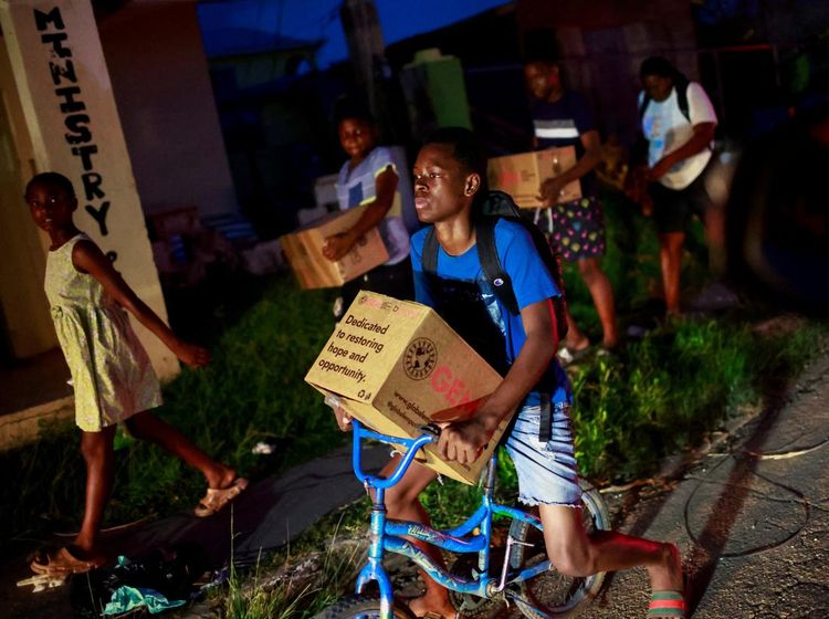 Badai Melissa Terjang Jamaika, Warga Mulai Perbaiki Rumah dan Terima Bantuan