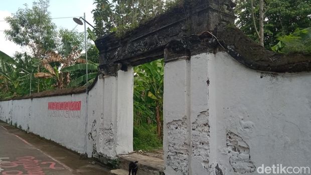 Bangunan sisa pesanggrahan Tegalgondo di Desa Tegalgondo, Wonosari, Klaten. Foto diunggah Minggu (2/11/2025). Bangunan sisa pesanggrahan Tegalgondo di Desa Tegalgondo, Wonosari, Klaten. Foto diunggah Minggu (2/11/2025).