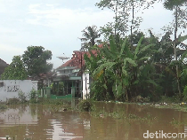 Banjir Luapan Sungai Meluas ke Tiga Kecamatan di Lumajang