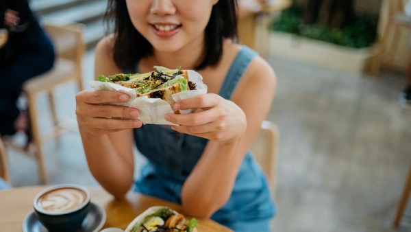 10 Camilan Rendah Kalori yang Enak dan Cocok untuk Pejuang Diet