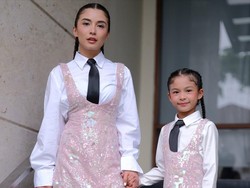 Intip Gaya Kompak 7 Artis Cantik dan Anaknya, bak Bareng Bestie