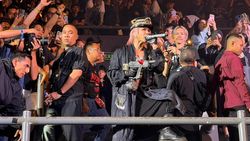 HYDE Geber Jakarta! Ngomongin Rendang sampai Bawa Pistol Mainan di Tribun