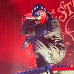 HYDE Geber Jakarta! Ngomongin Rendang sampai Bawa Pistol Mainan di Tribun