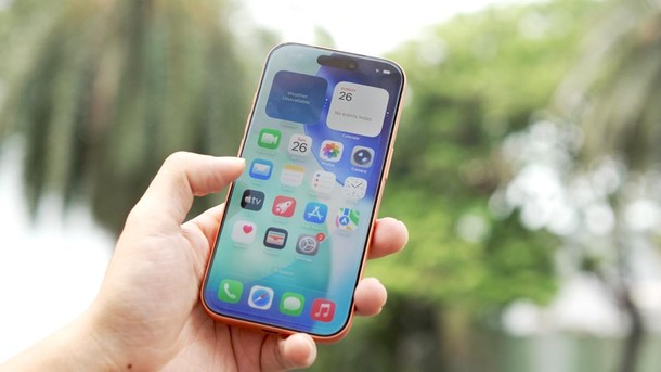 Apple Tertinggal di AI, Untung iPhone 17 Laris