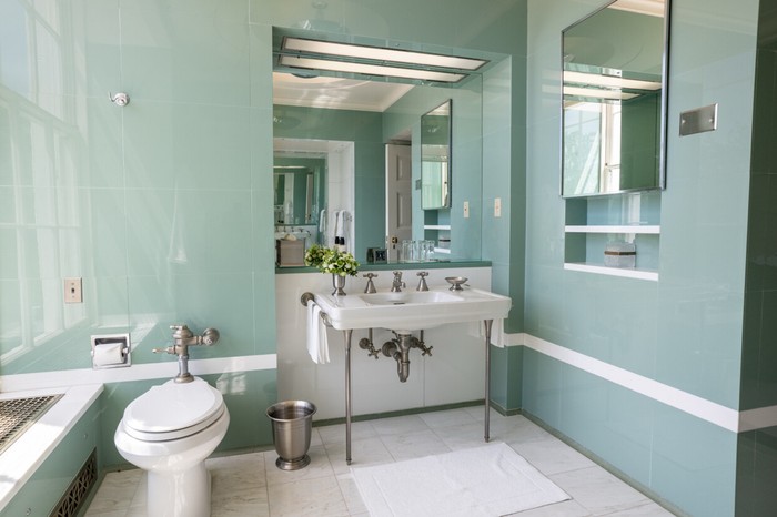 Kamar Mandi Lincoln di Gedung Putih Sebelum Renovasi Kamar Mandi Lincoln di Gedung Putih Sebelum Renovasi