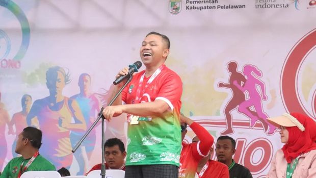 Kapolda Riau Irjen Pol Herry Heryawan membuka Bono Fun Run 2025 sambut HUT Kabupaten Pelalawan ke-26, Minggu (2/11/2025).