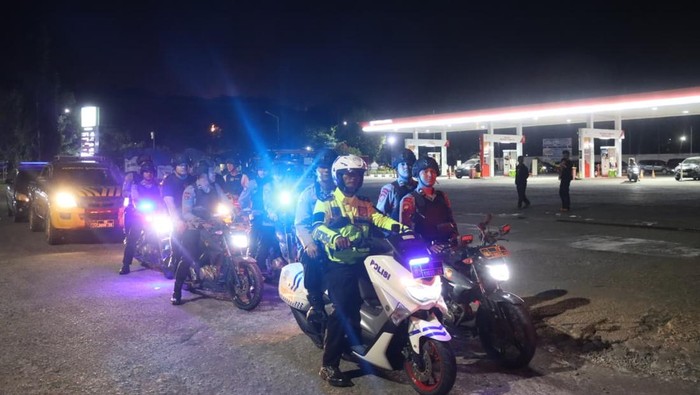 Kapolres Dumai pimpin patroli Tim RAGA dan tanam pohon wujudkan Green Satkamling, Sabtu (1/11/2025).