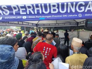 Mereka Antusias Sambut Layanan Gratis Transportasi Umum Jakarta