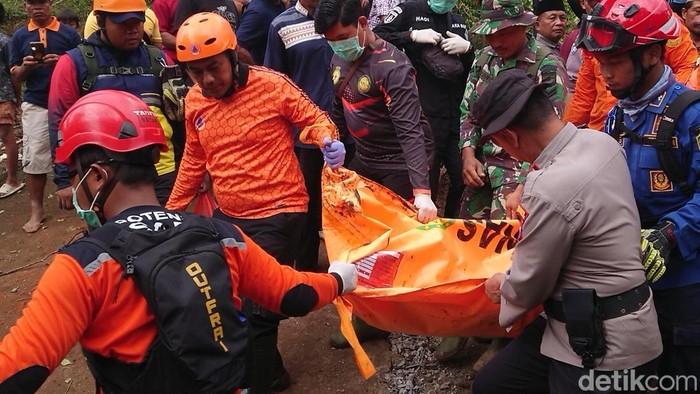 Longsor di Trenggalek