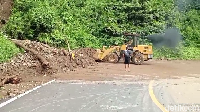 Hujan Deras Picu 3 Titik Longsor di Lumajang