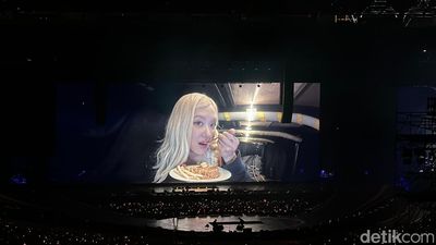 Rose BLACKPINK Makan Nasi Goreng di Jakarta hingga Pizza di New York