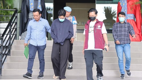 Onad menjalani pemeriksaan kesehatan di ruang Kedokteran dan Kesehatan (Dokkes) Polres Metro Jakarta Barat, Minggu (2/11/2025). (Dok. ist)