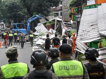 Papan Nama Miring Pasar Barito